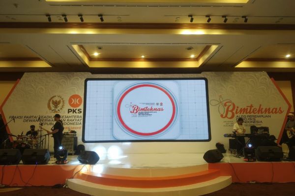 Backdrop-Custom Backdrop-Custom